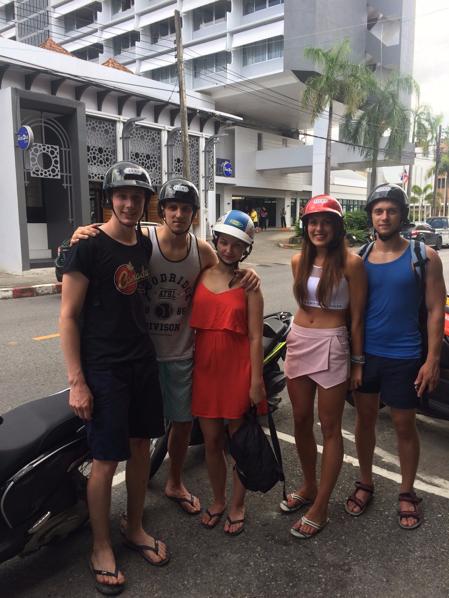 Tady jsme všichni:) Vpětidothajska